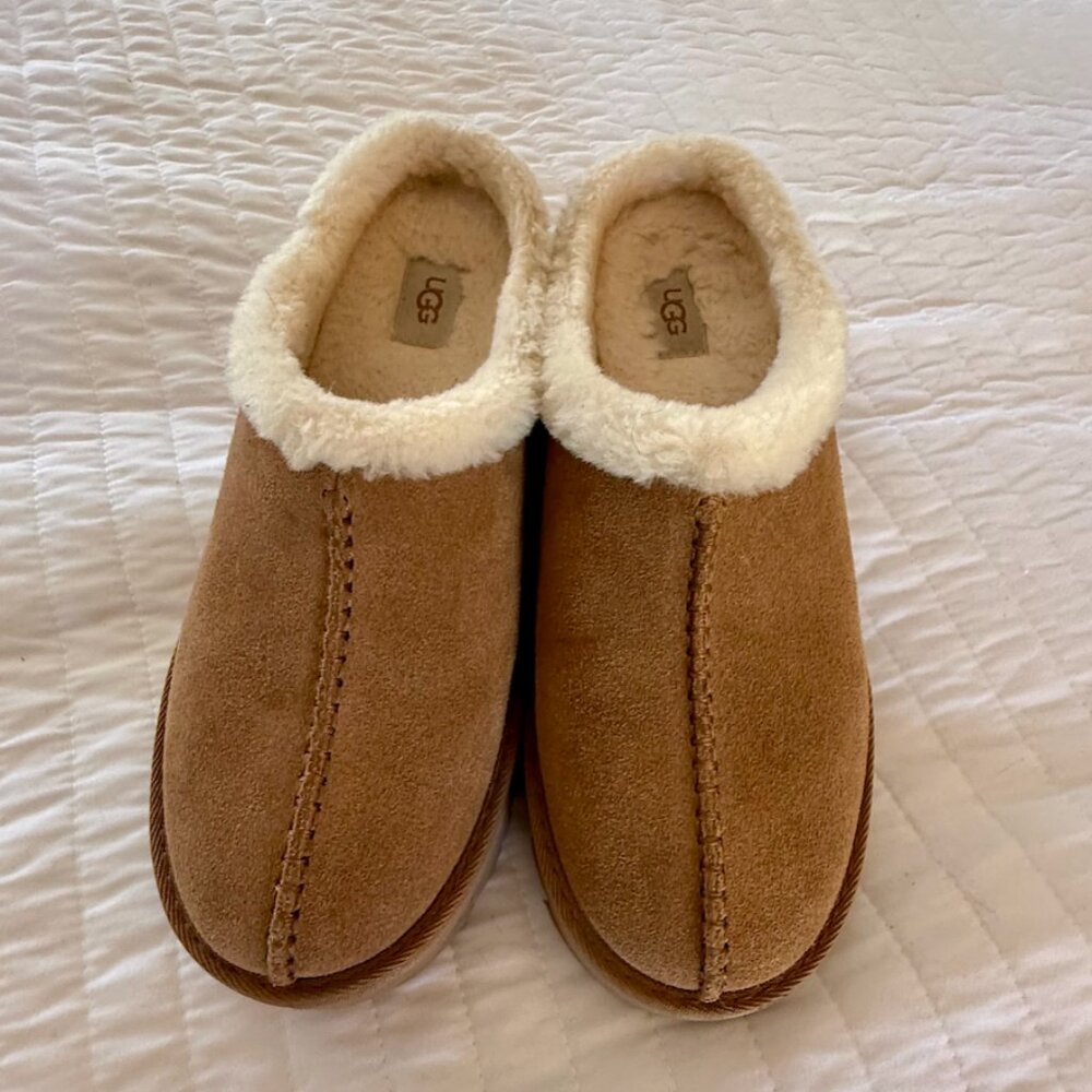 UGG New Heights Women's Cozy Clogs, size 8